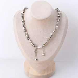 white necklace