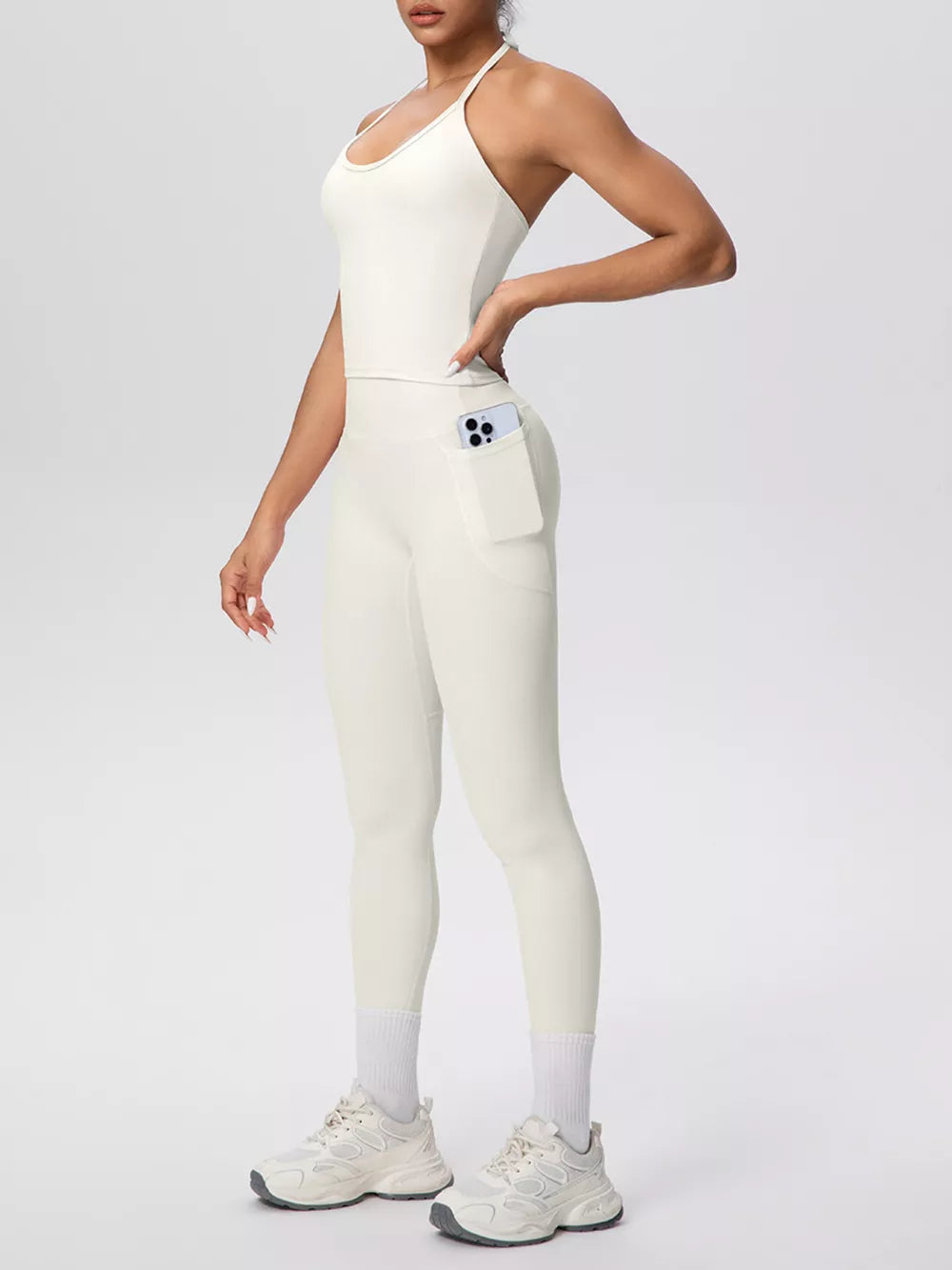 activewear in ivory featuring pocketed and fitted fit