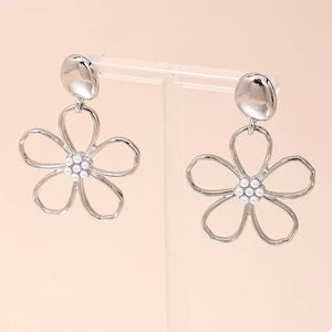 earrings in silver with floral and drop design