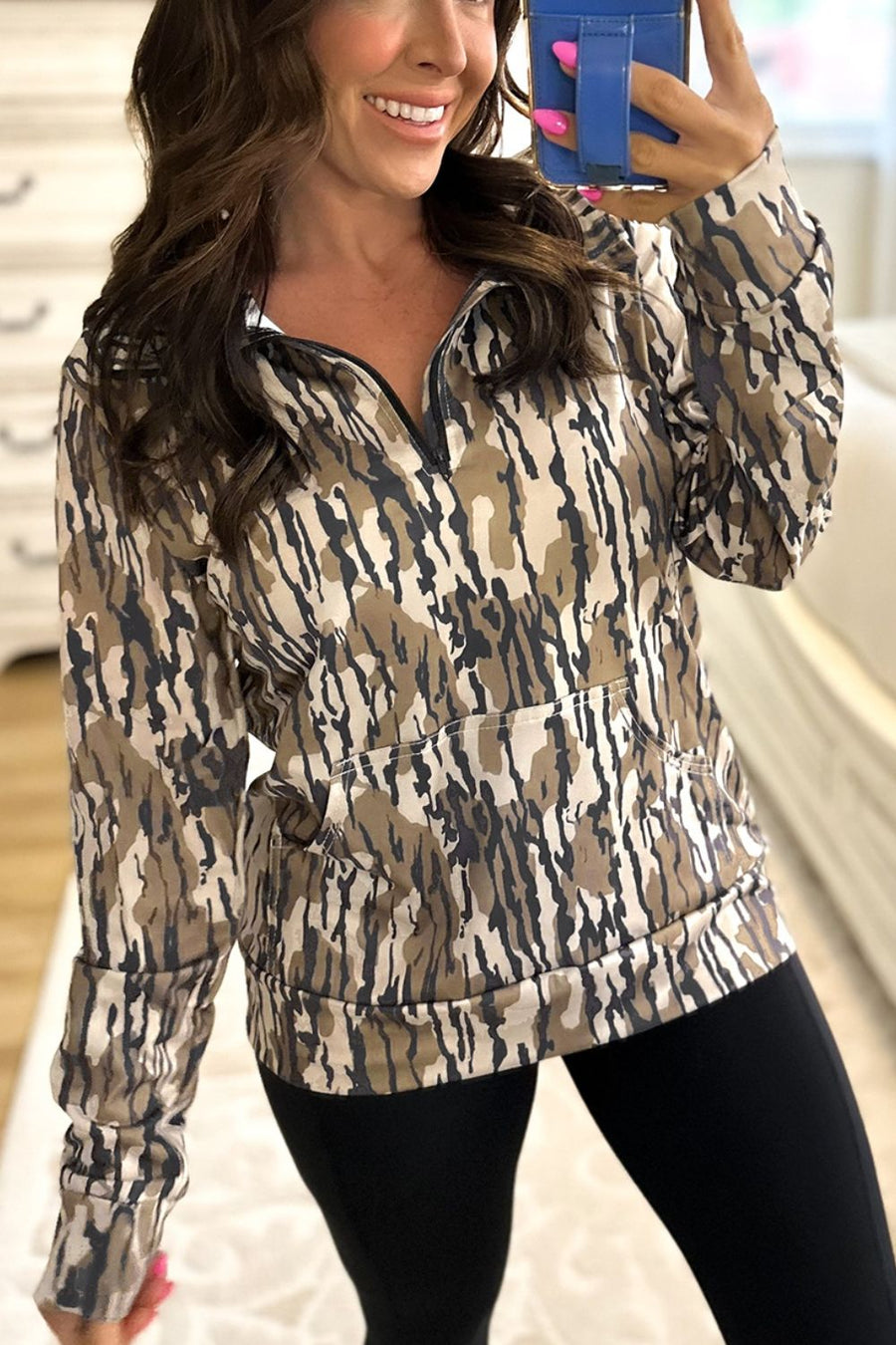 athleisure sweatshirt in beige with collared