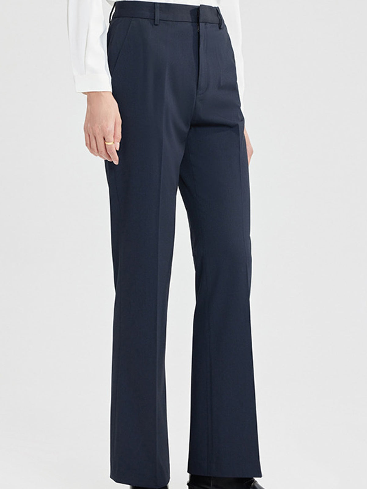 dress pants in Navy with pocketed and full-length