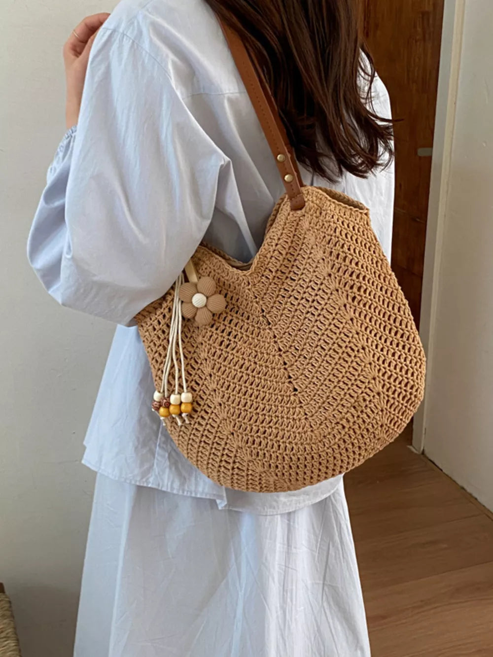 Brown shoulder bag with midi and open