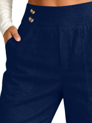High-Waisted Button-Detail Cropped Pants Plus Size in Black with pocketed