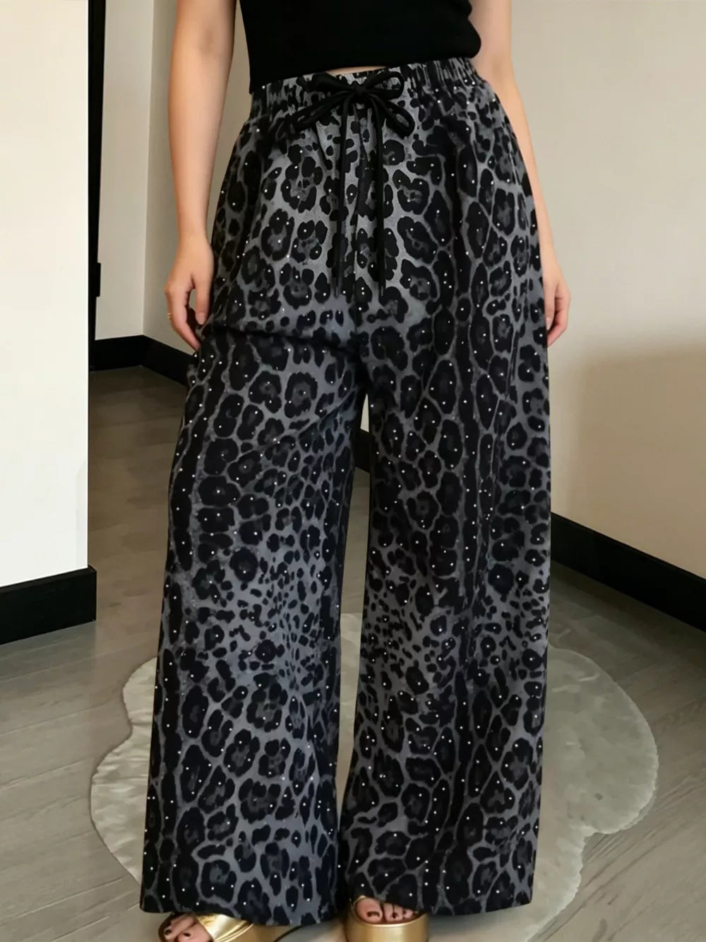 charcoal wide-leg pants with leopard-print and N/A