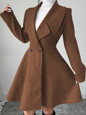 Gray overcoat with buttoned and long sleeve