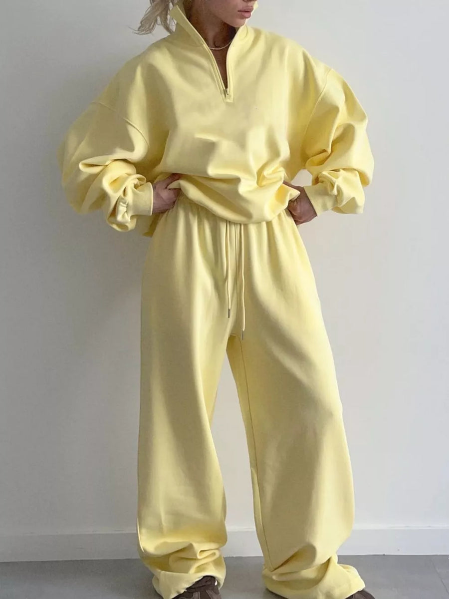 Brown sweat set with hip-length, full-length and quarter-zip, drawstring, elastic