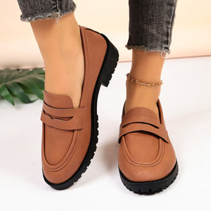 loafers in black