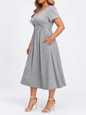 Polyester 100% Care instructions: Machine wash midi dress in Green with fit-and-flare silhouette