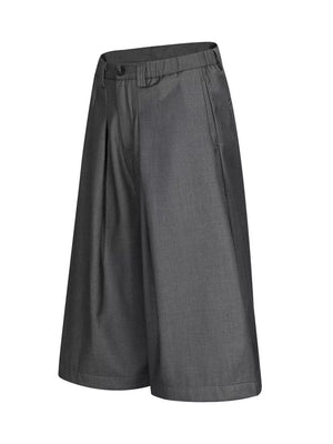 80% Polyester, 20% Viscose Care instructions: Machine wash cold capri pants in Black with wide-leg silhouette