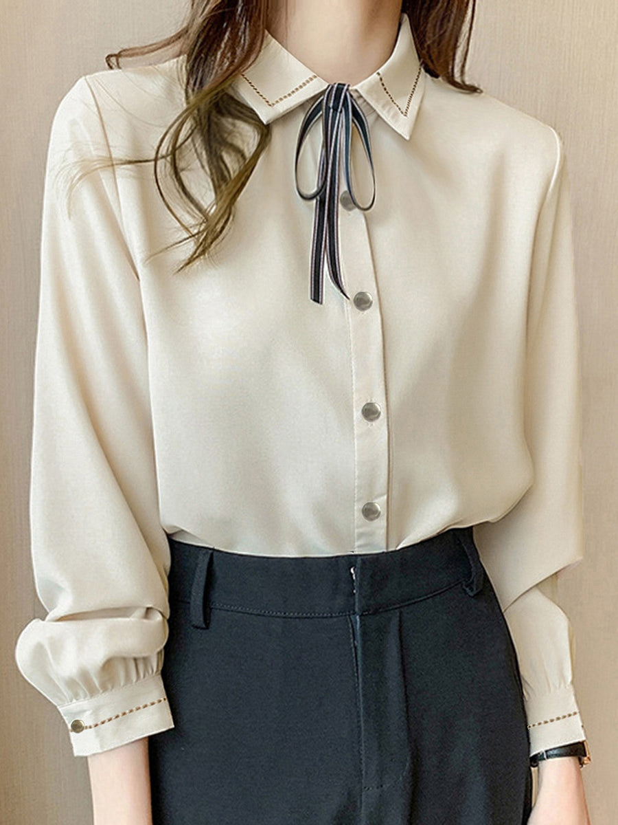 classic blouse in Blue with collared