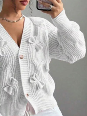 cardigan in Green with v-neck and long sleeve