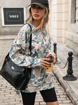 sweatshirt featuring camo in white with 65% viscose, 30% polyester, 5% elastane Care instructions: Machine wash cold texture
