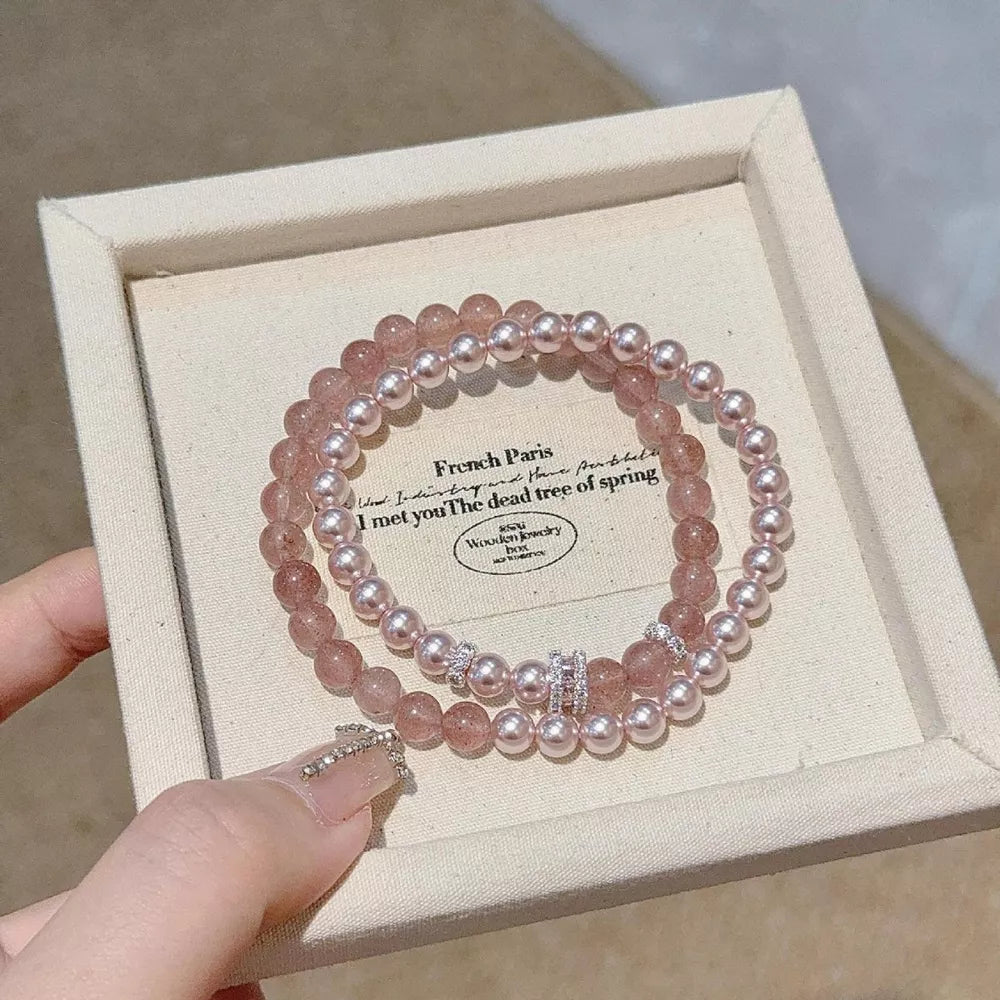 bracelet in rose pink featuring beaded and regular fit