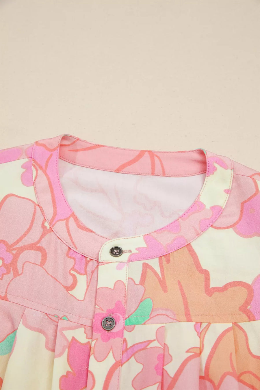 Cotton band collar shirt with retro floral pattern, button-down front and short sleeves.