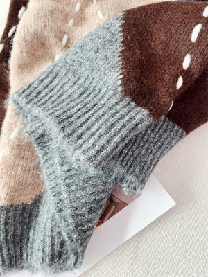 Argyle V-Neck Oversized Sweater in dark brown with stretch