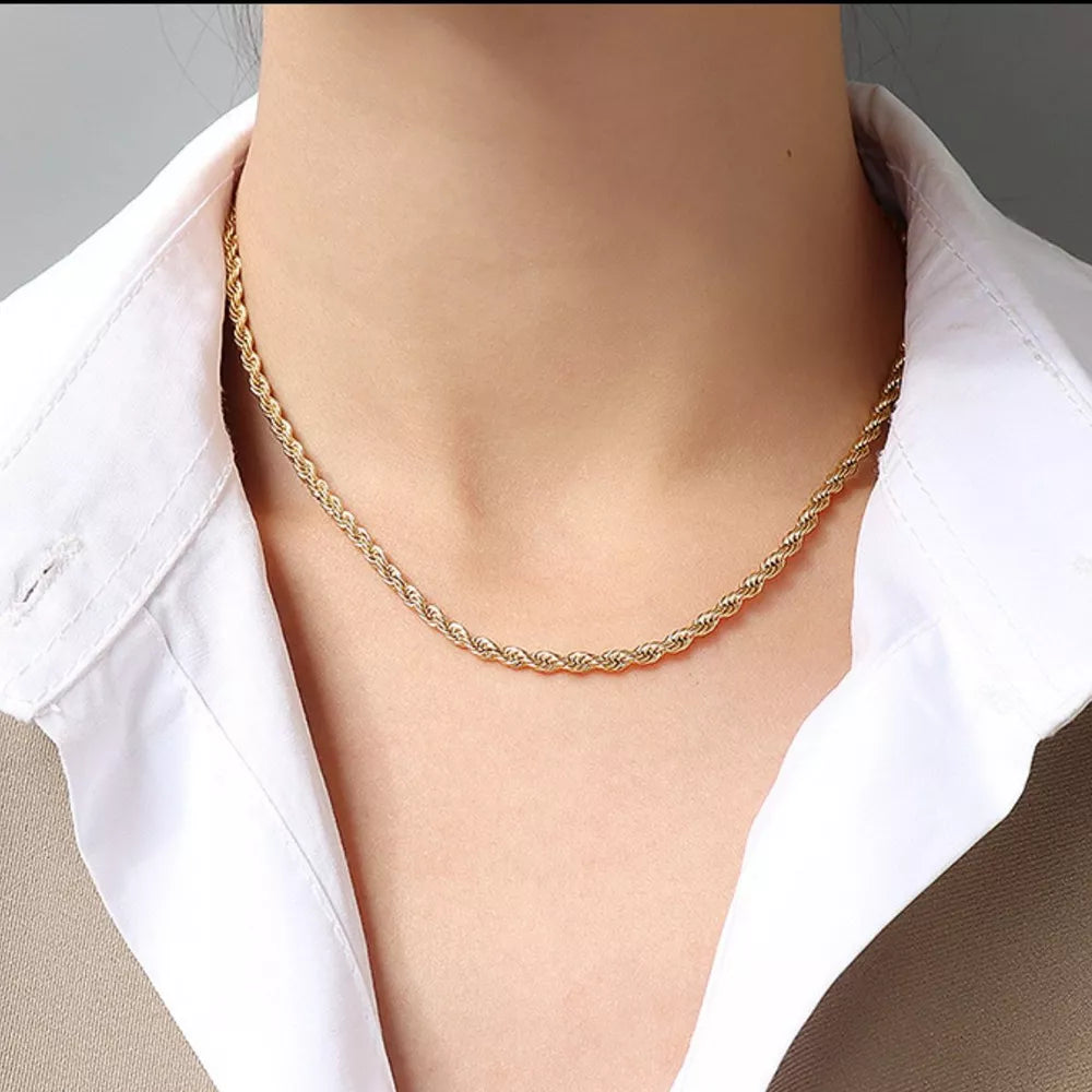 minimalist necklace in Silver with N/A