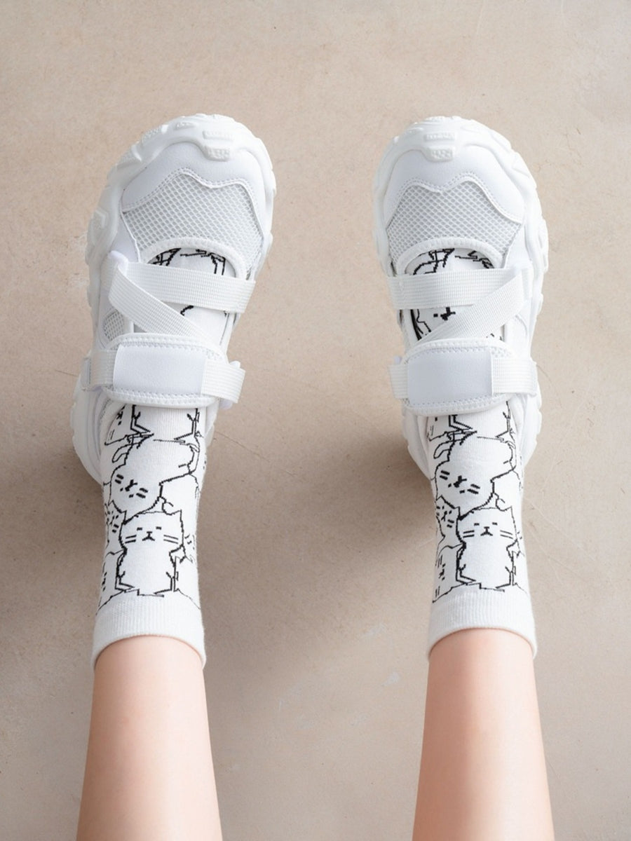 socks featuring cat motif in White with cotton Imported Size &amp texture