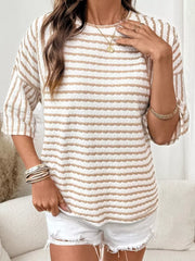 t-shirt in white with seam detail and hip-length