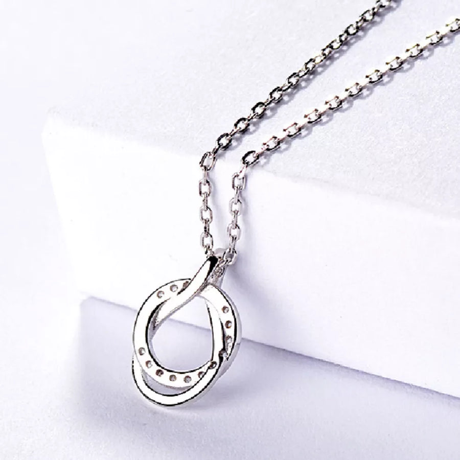 silver necklace with short and clasp
