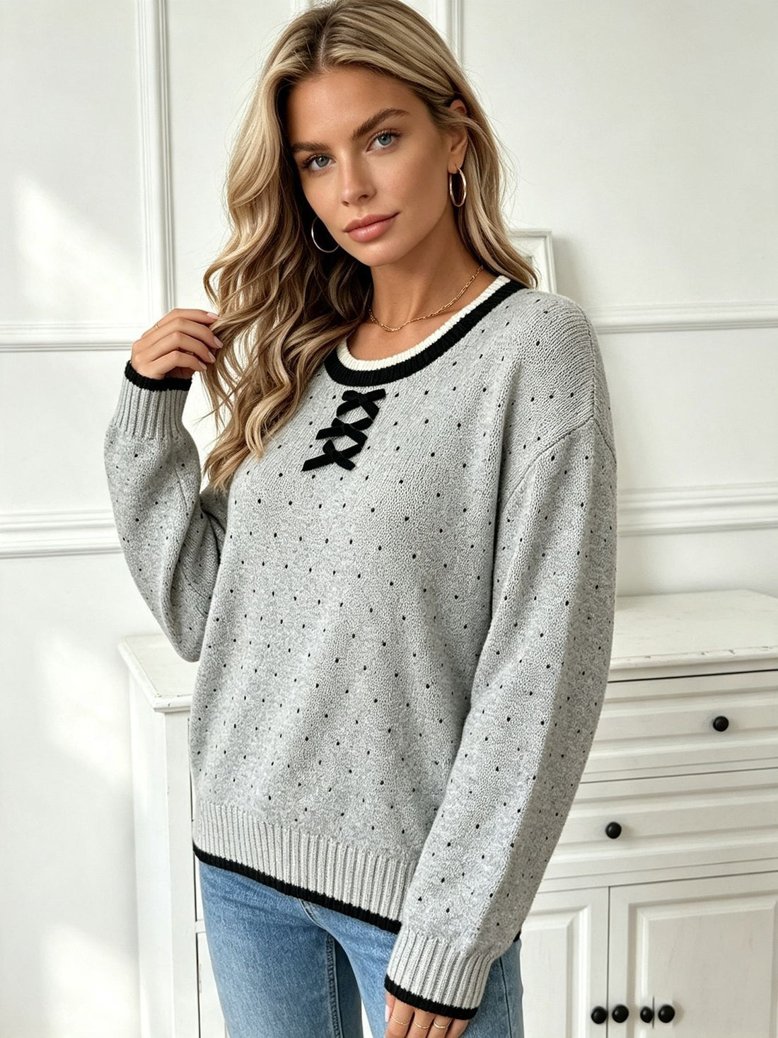classic pullover sweater in black with round neck
