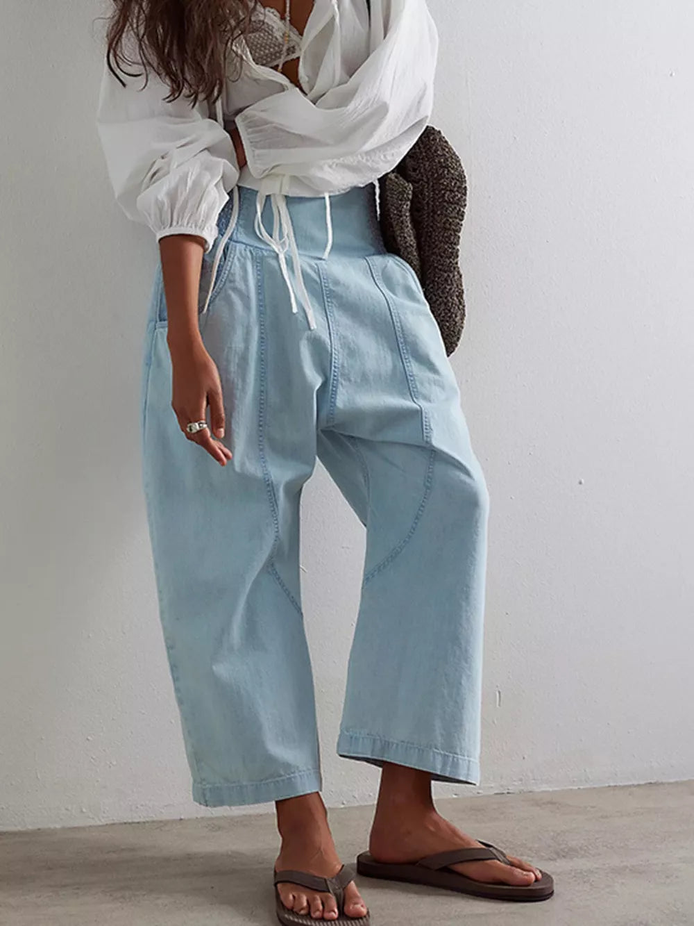 wide-leg jeans in light blue featuring washed and wide-leg fit