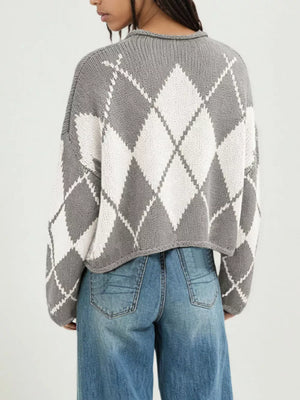 pullover sweater in Brown with ribbed cuffs and cropped