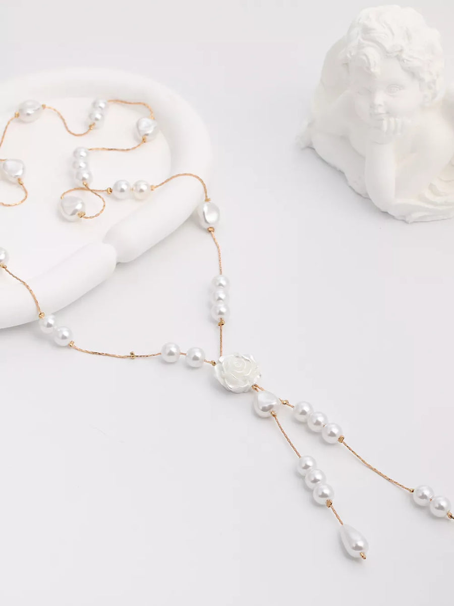 necklace in White with pearl embellishment and long