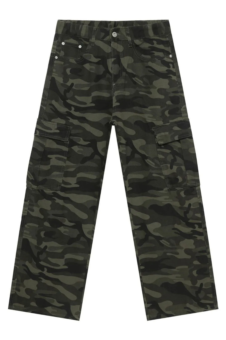 Wide-leg camo cargo pants in 100% cotton with multiple pockets.