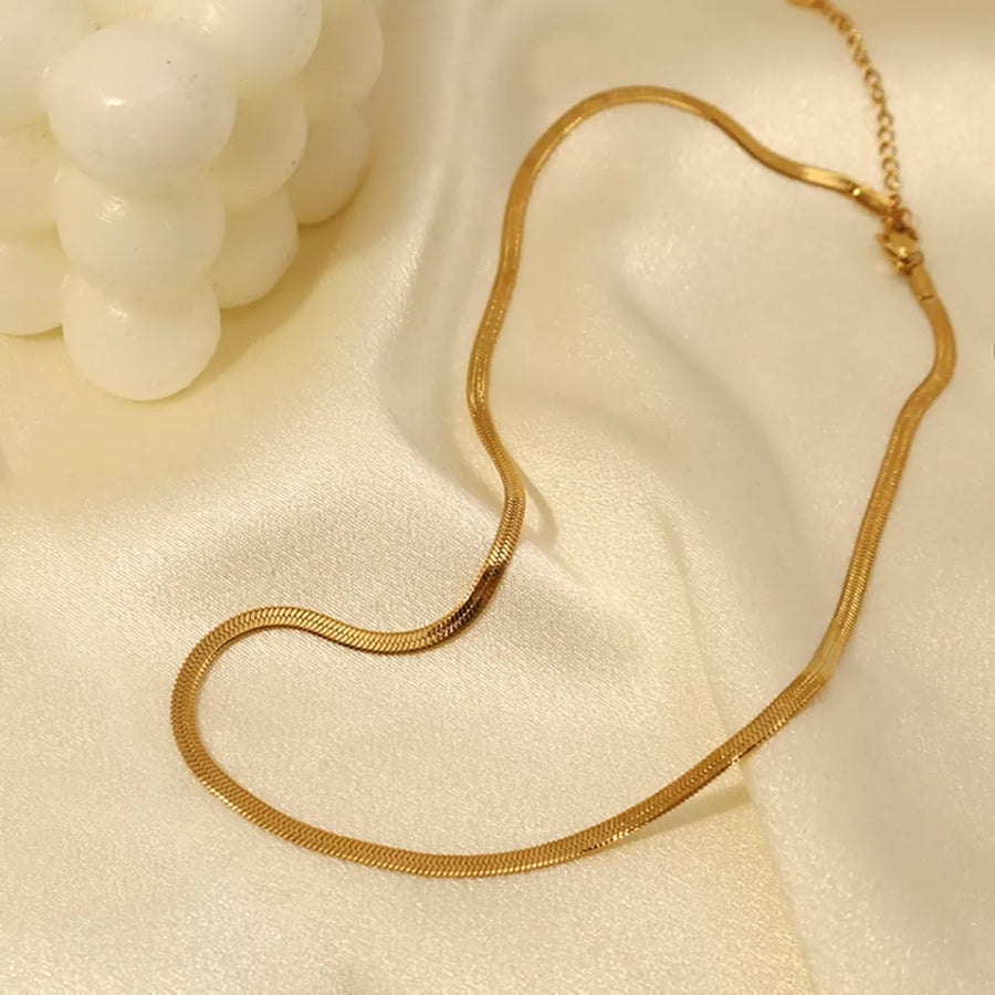 18K Gold-Plated,Stainless Steel Care instructions: Avoid wearing during exercise necklace in Gold with fluid silhouette