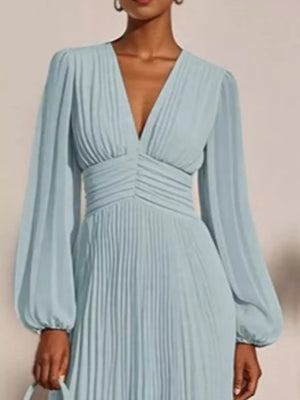95% polyester, 5% elastane Care instructions: Machine wash cold midi dress in Turquoise with A-line silhouette