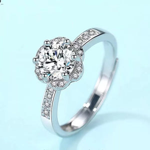 1 Carat Moissanite 925 Sterling Silver Ring in silver with moissanite stone