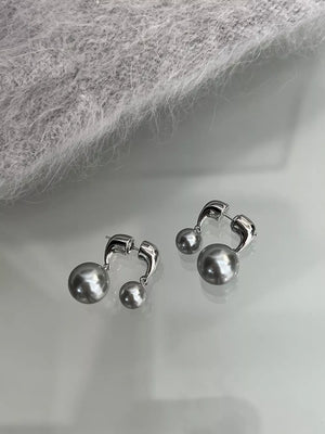 earrings in Silver with drop design and short