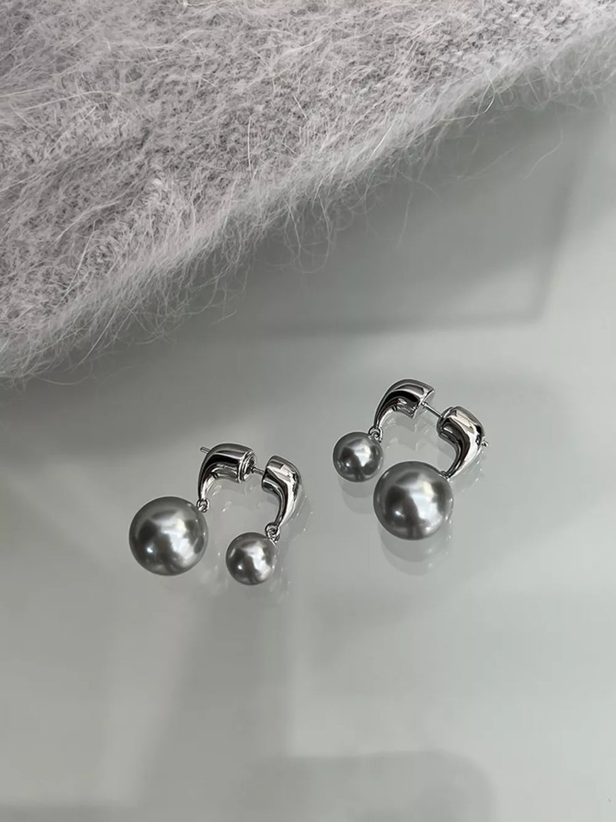 earrings in Silver with drop design and short