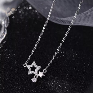 925 sterling silver,Zircon (accent stones) Care instructions: Avoid wearing duri necklace in silver with regular silhouette