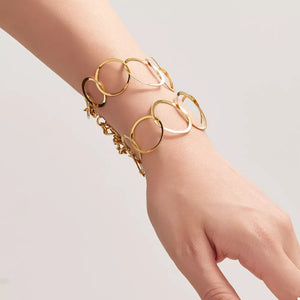 bracelet in gold featuring gold-plated and chain bracelet fit