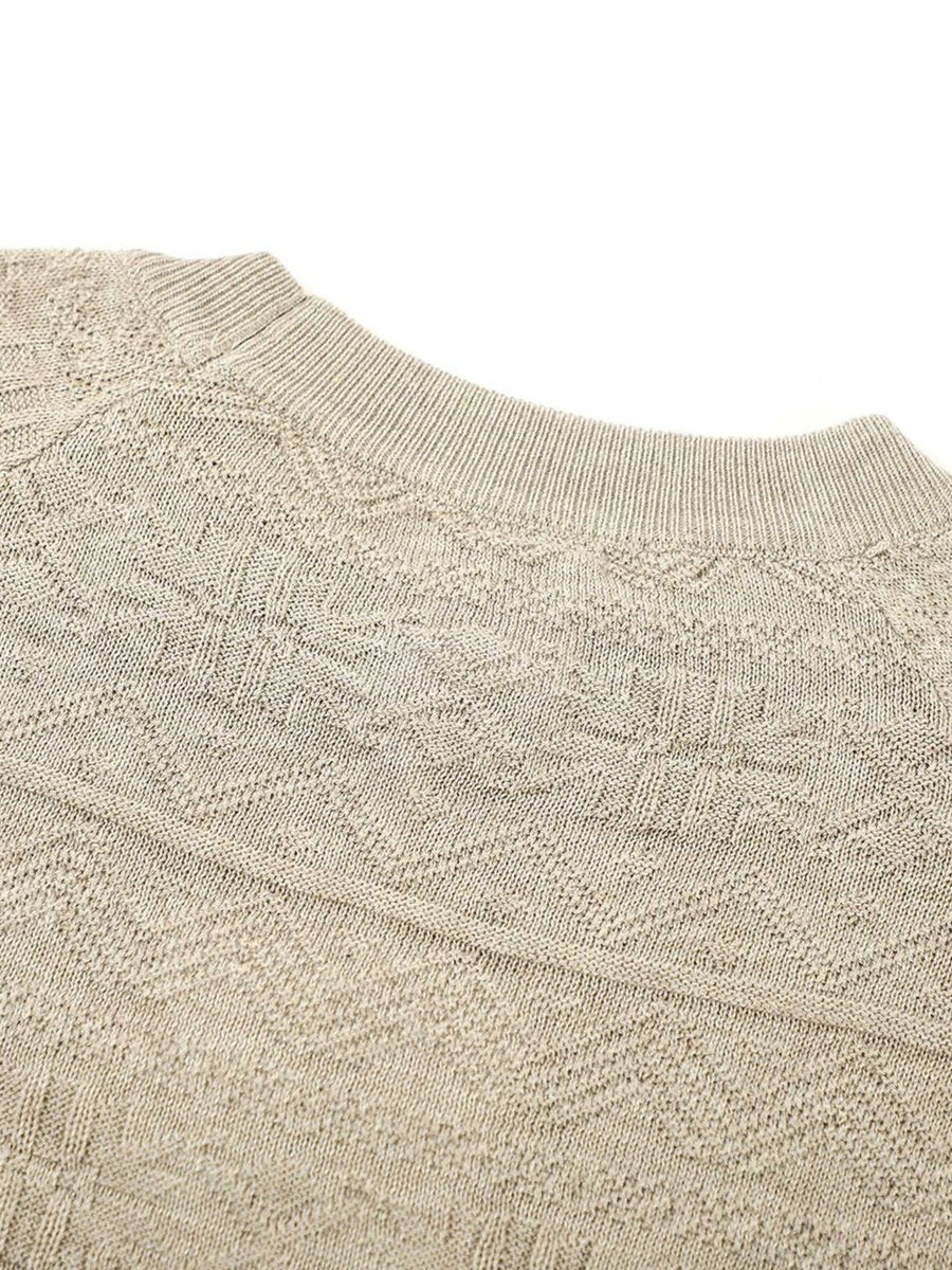 modern pullover sweater in Black with crew neck