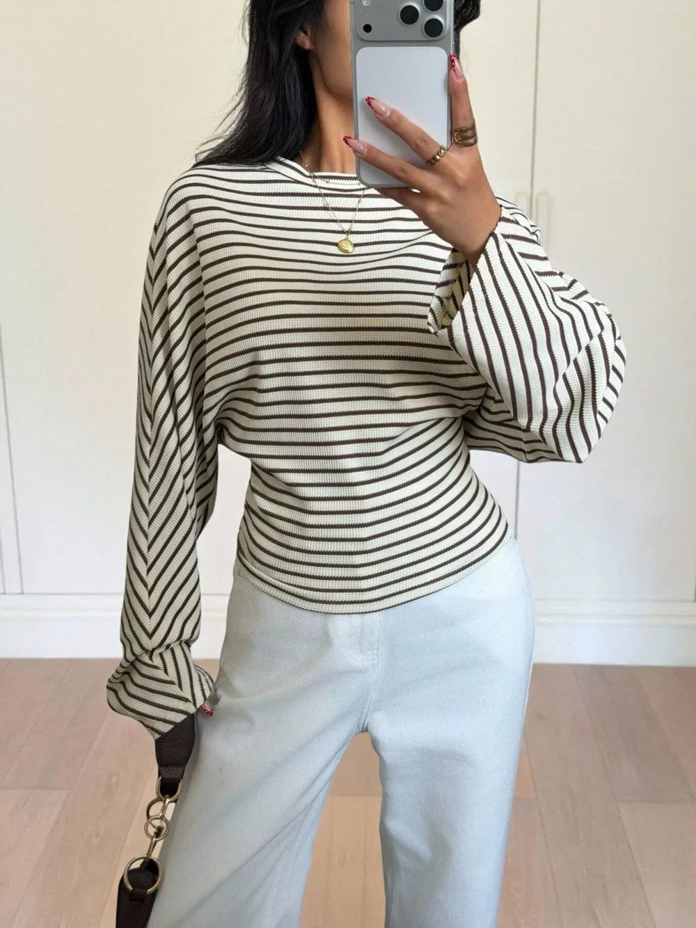 ivory t-shirt with striped and crew neck