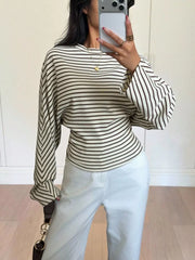 ivory t-shirt with striped and crew neck