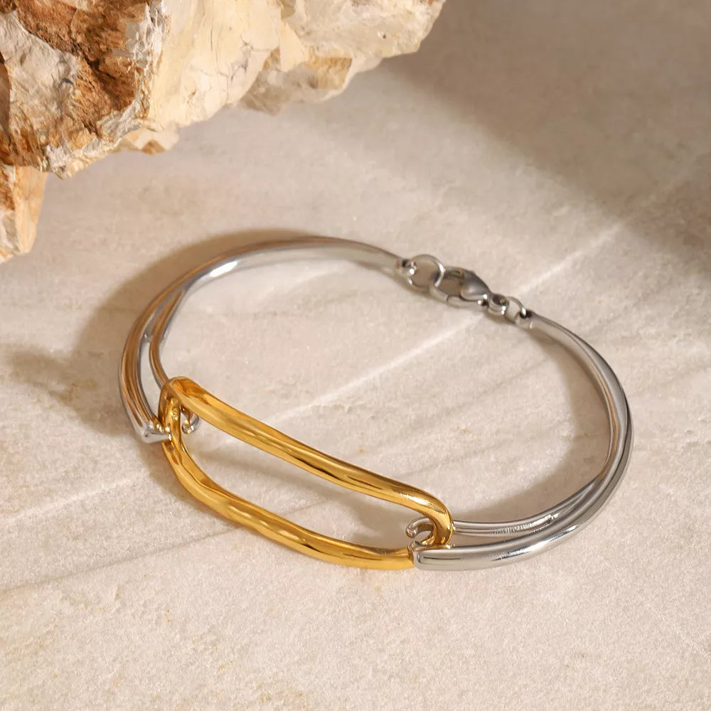 bracelet in gold featuring two-tone and fitted fit