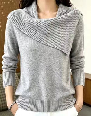 pullover sweater in ivory with ribbed collar and hip-length