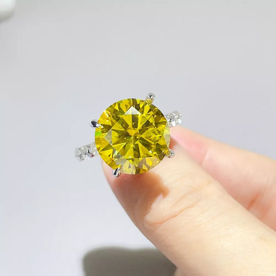 925 sterling silver,Moissanite Carat weight: 10ct Care instructions: Avoid weari ring in Gold with fitted silhouette