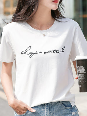 t-shirt in white featuring embroidered and regular fit
