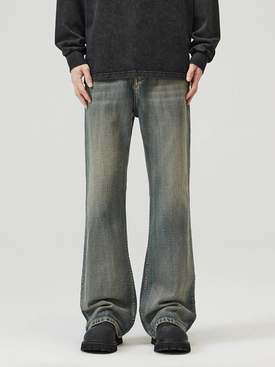 Wide-leg vintage wash jeans in Vintage Blue denim with a flared leg.