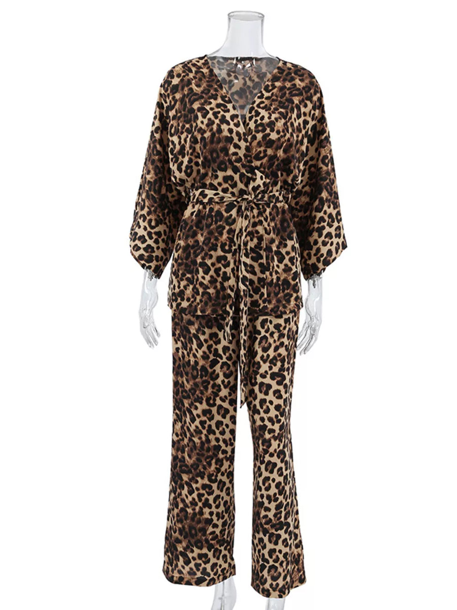 lounge set in brown with leopard and pocketed