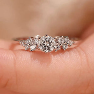 2 Carat Moissanite 925 Sterling Silver Ring in clear with moissanite stones