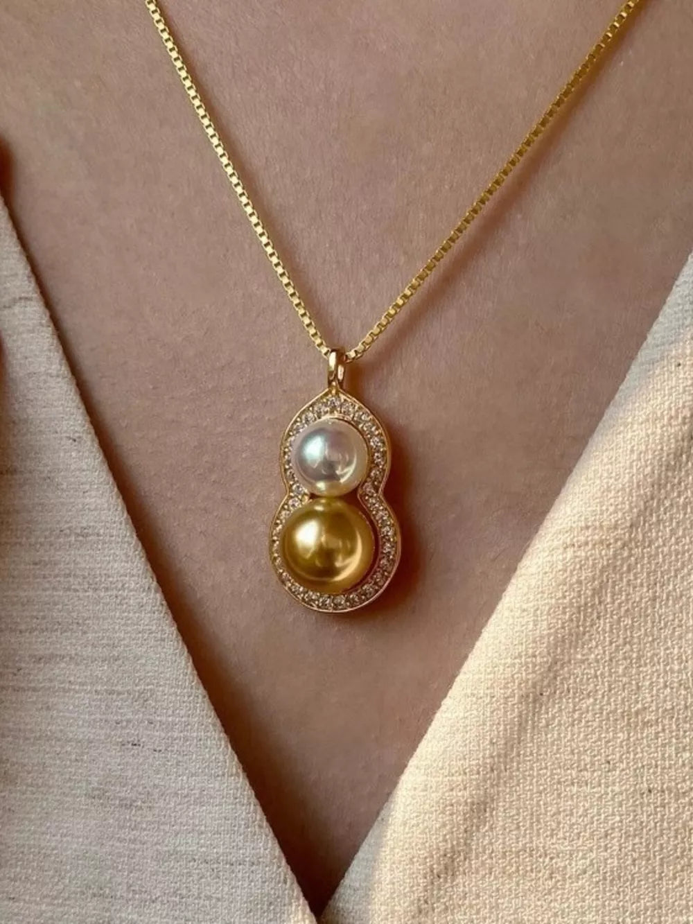 Gold gourd pendant necklace with pearls and diamonds on box chain