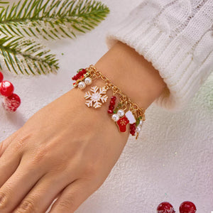 Synthetic Pearl, 18K Gold-Plated, Alloy, Resin Care instructions: Avoid wearing bracelet in white with chain silhouette