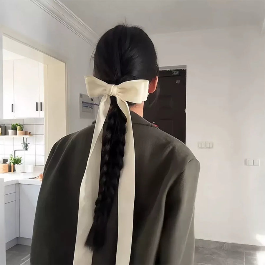 ivory hair clip with N/A and clip