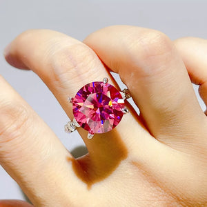 925 sterling silver,Moissanite Carat weight: 10ct Care instructions: Avoid weari ring in silver with round silhouette