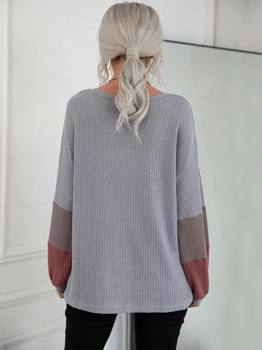 Gray t-shirt with hip-length and pullover